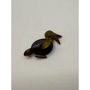 Vintage Gold Tone Bird Brooch with Cabochon Body – Mid Century Costume Jewelry